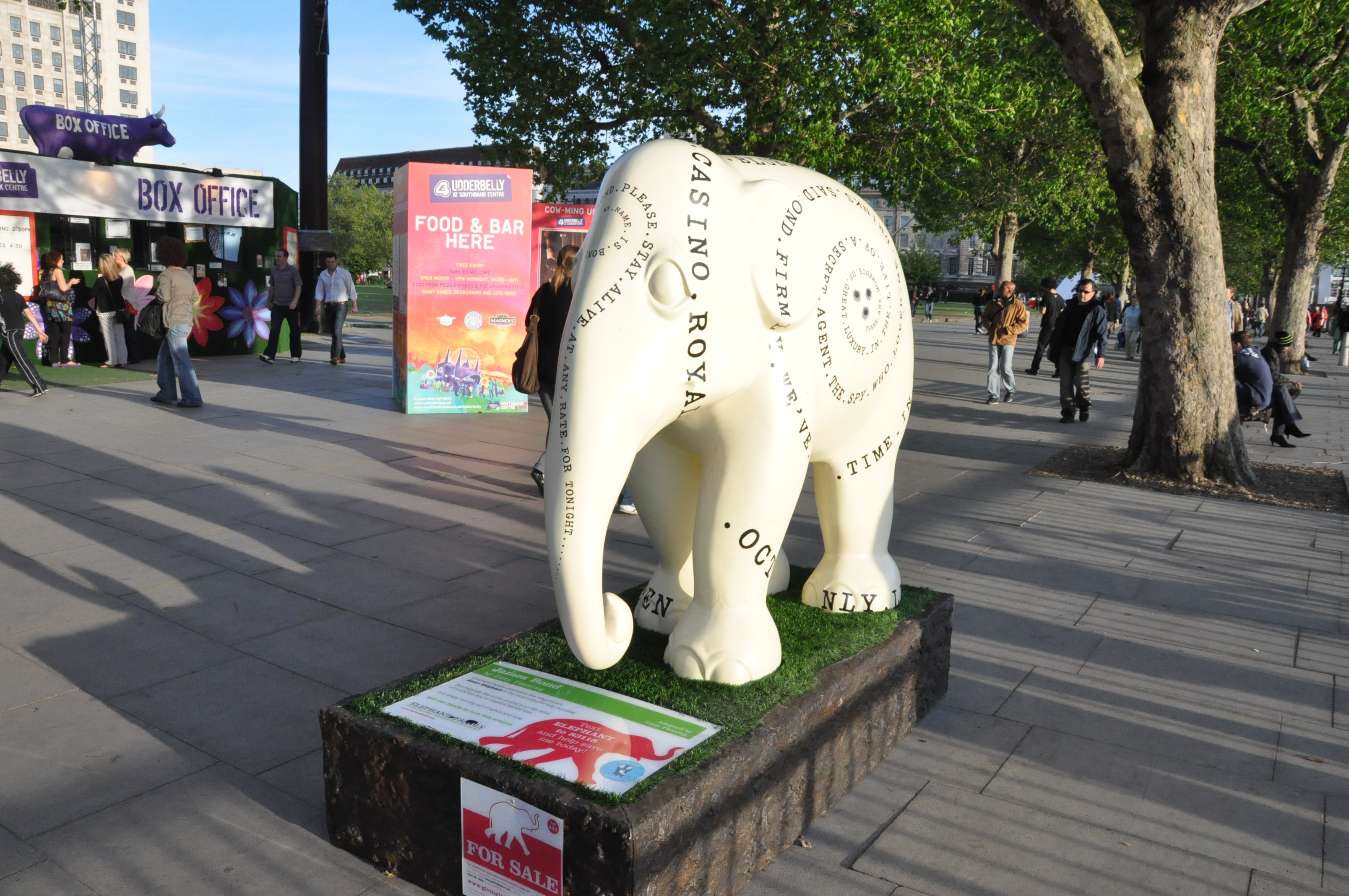 elephant parade - london - streettrotter